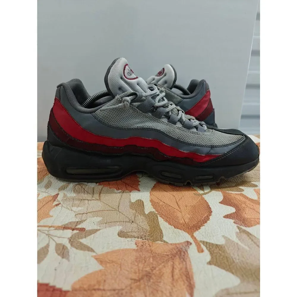 Nike Air Max 95 Essential Grey Men’s Running Shoes Size 11 749766-025
